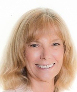 Claudia Tracey