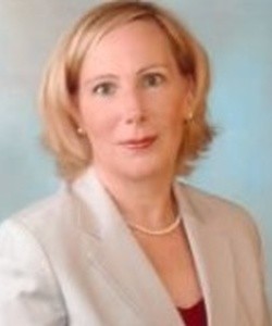 Suzanne Dustin